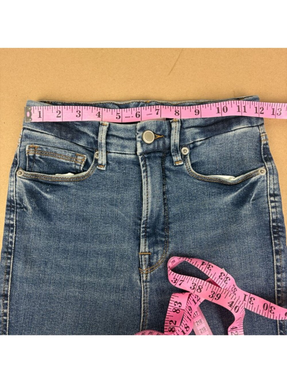 Good American Good Curve Step Hem Straight Leg Jeans Womens 2/26 Indigo Blue - Picture 4 of 11